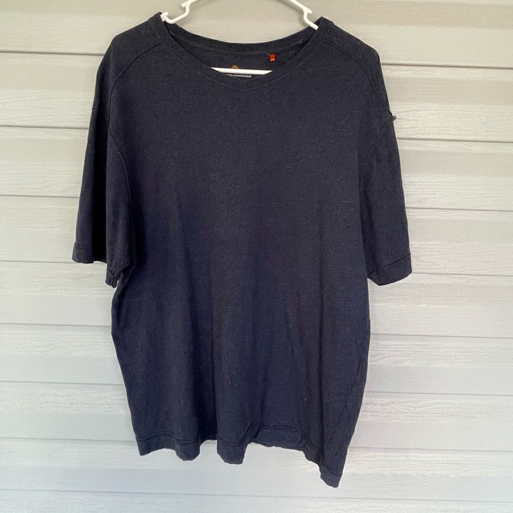 Tommy Bahama Navy Short Sleeve T-Shirt Island Modern Fit Raw Hems Men’s